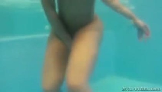 Albertine Xxx Big Cock Latin Pool Amateur Swimming Funny Transsexual
